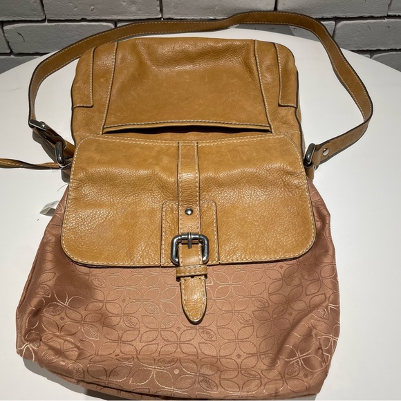 Fossil Tan Leather Crossbody Shoulder Bag with Key - Picture 14 of 16